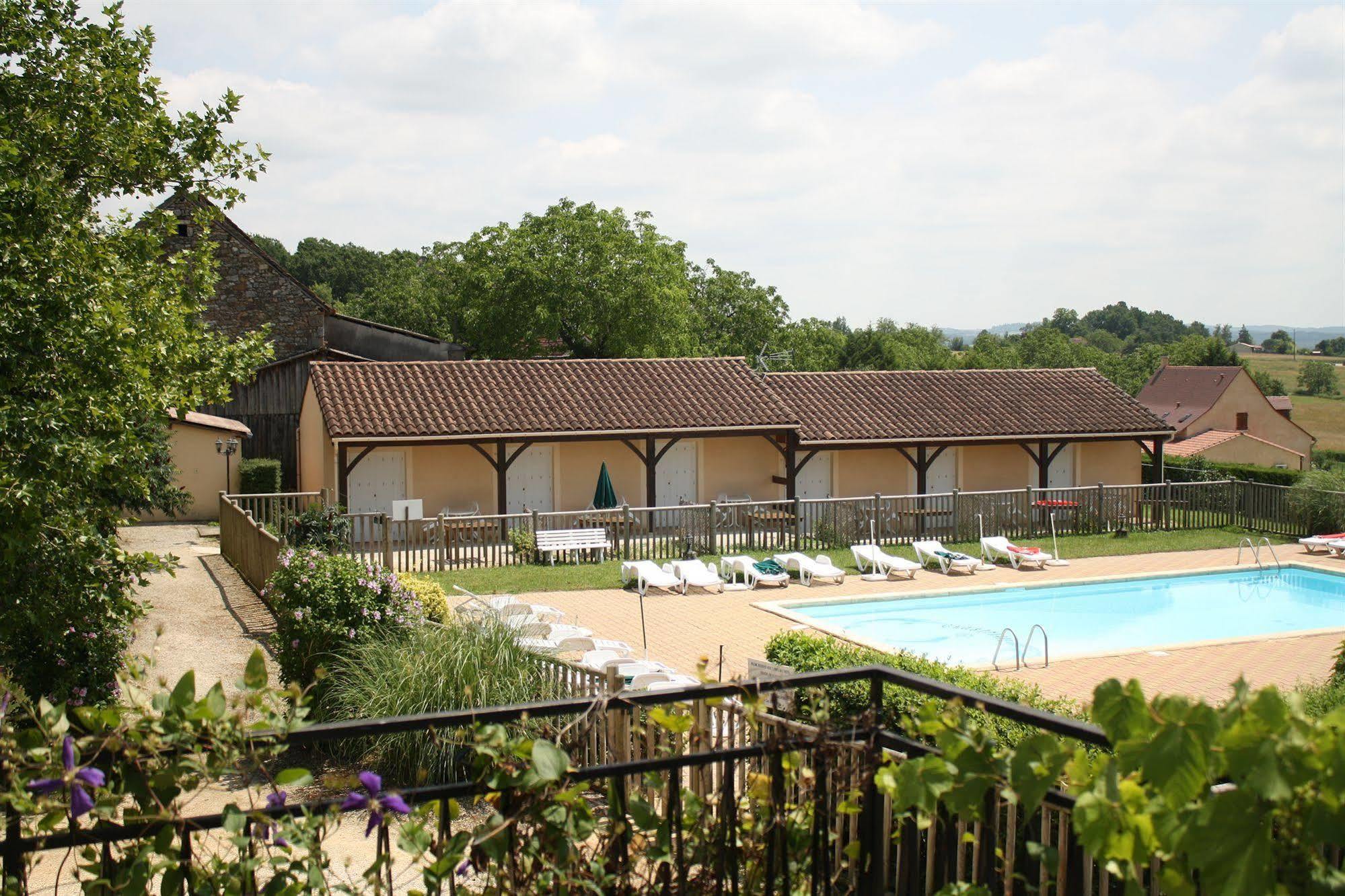 Hotel Chastrusse Nadaillac-de-Rouge Zewnętrze zdjęcie